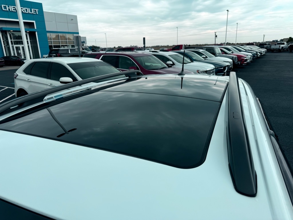 2021 Jeep Cherokee 80th Anniversary Edition photo 10