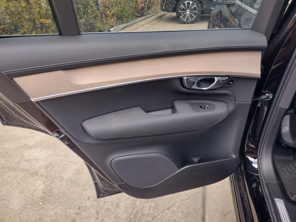 2026 VOLVO XC90 - Image 11