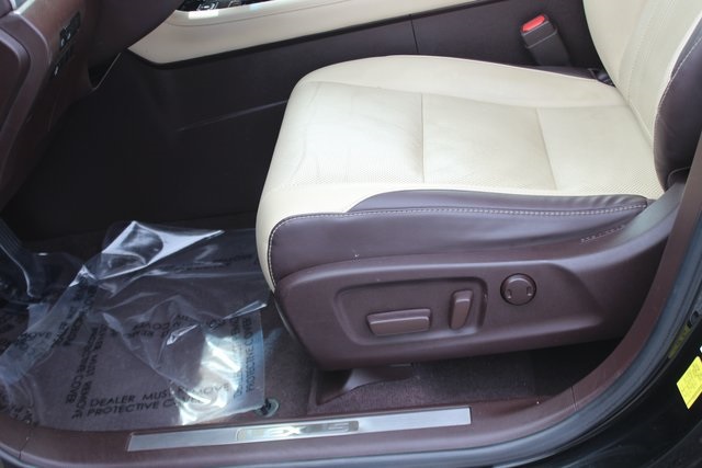 2019 Lexus RX 350L photo 19