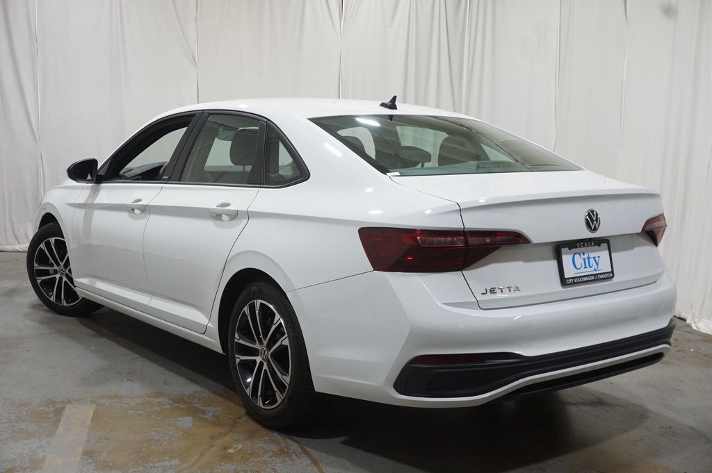 2024 Volkswagen Jetta 1.5T Sport photo 2