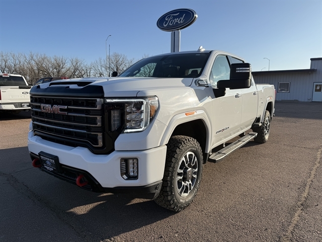 2022 GMC Sierra 2500HD AT4's photo