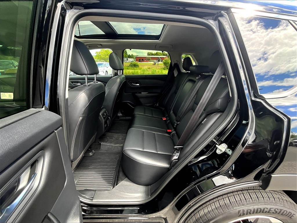 2024 Nissan Rogue SV photo 15