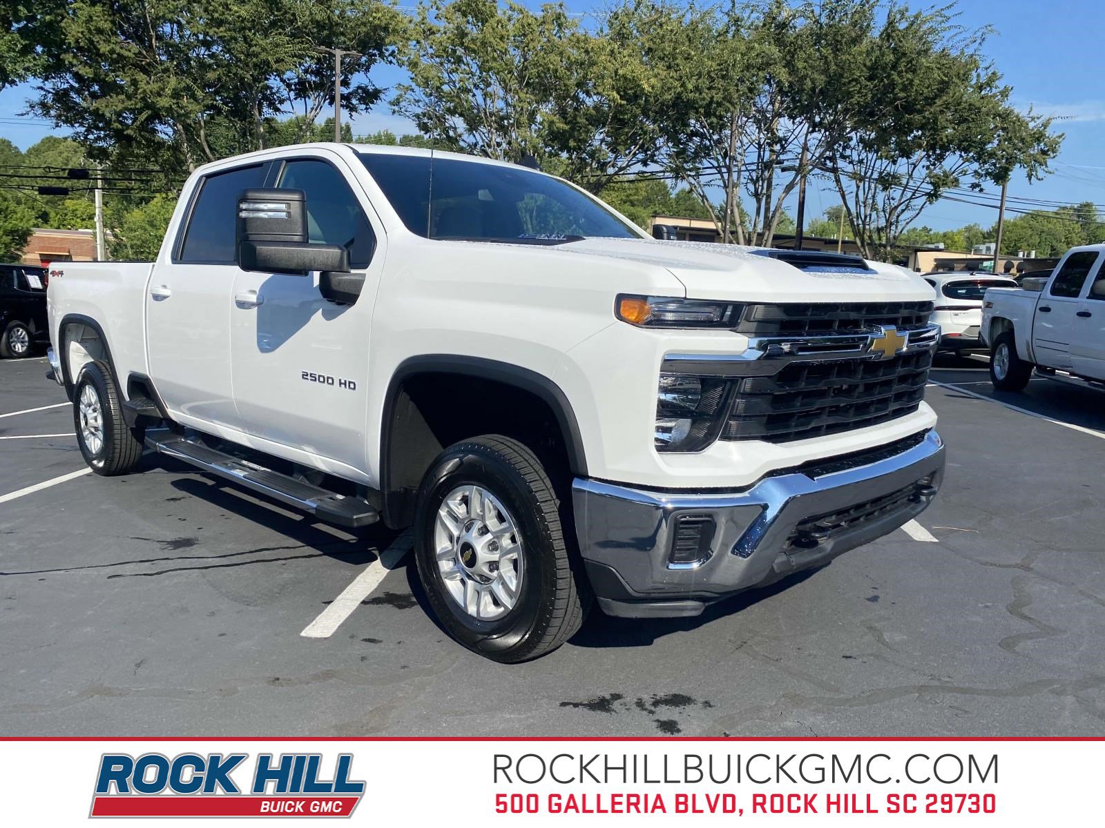 2024 Chevrolet Silverado 2500HD LT photo 2
