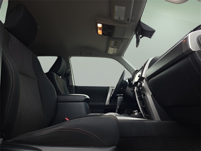 2022 Toyota 4Runner SR5 Trail photo 15