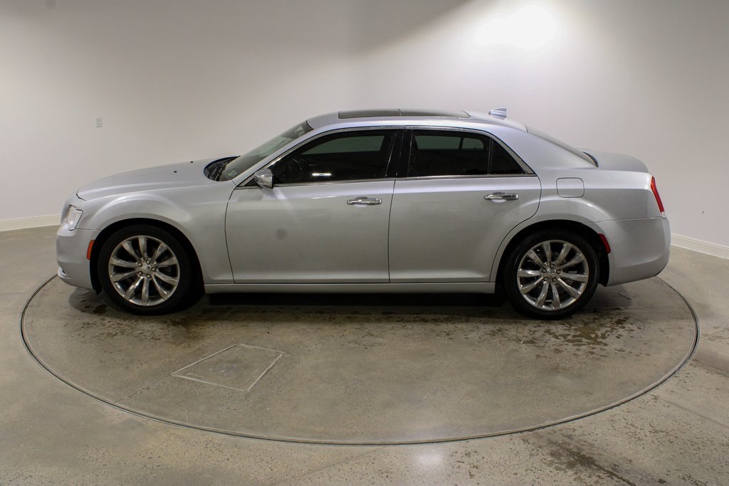 2020 Chrysler 300 Limited photo 2