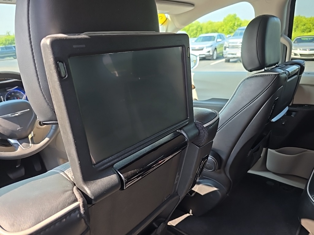 2022 Chrysler Pacifica Limited photo 32