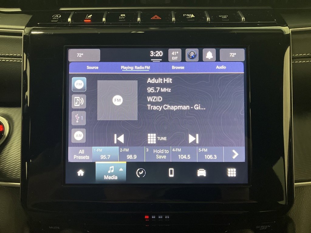 2025 Jeep Grand Cherokee Laredo X photo 4