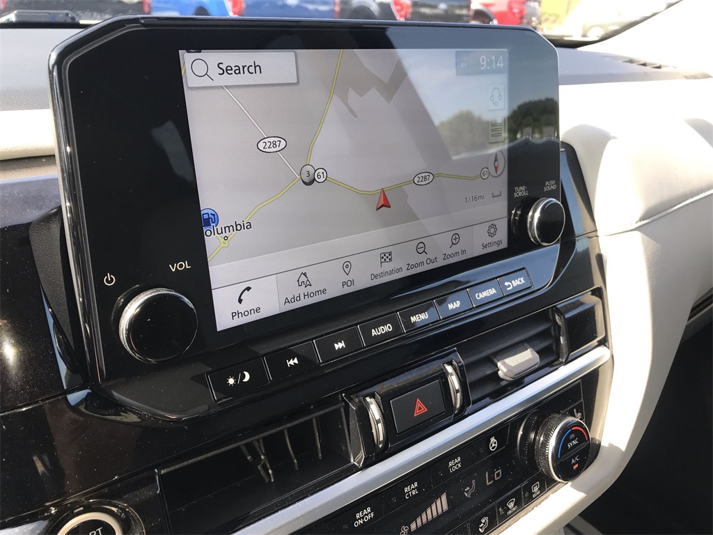 2022 Nissan Pathfinder SL photo 17