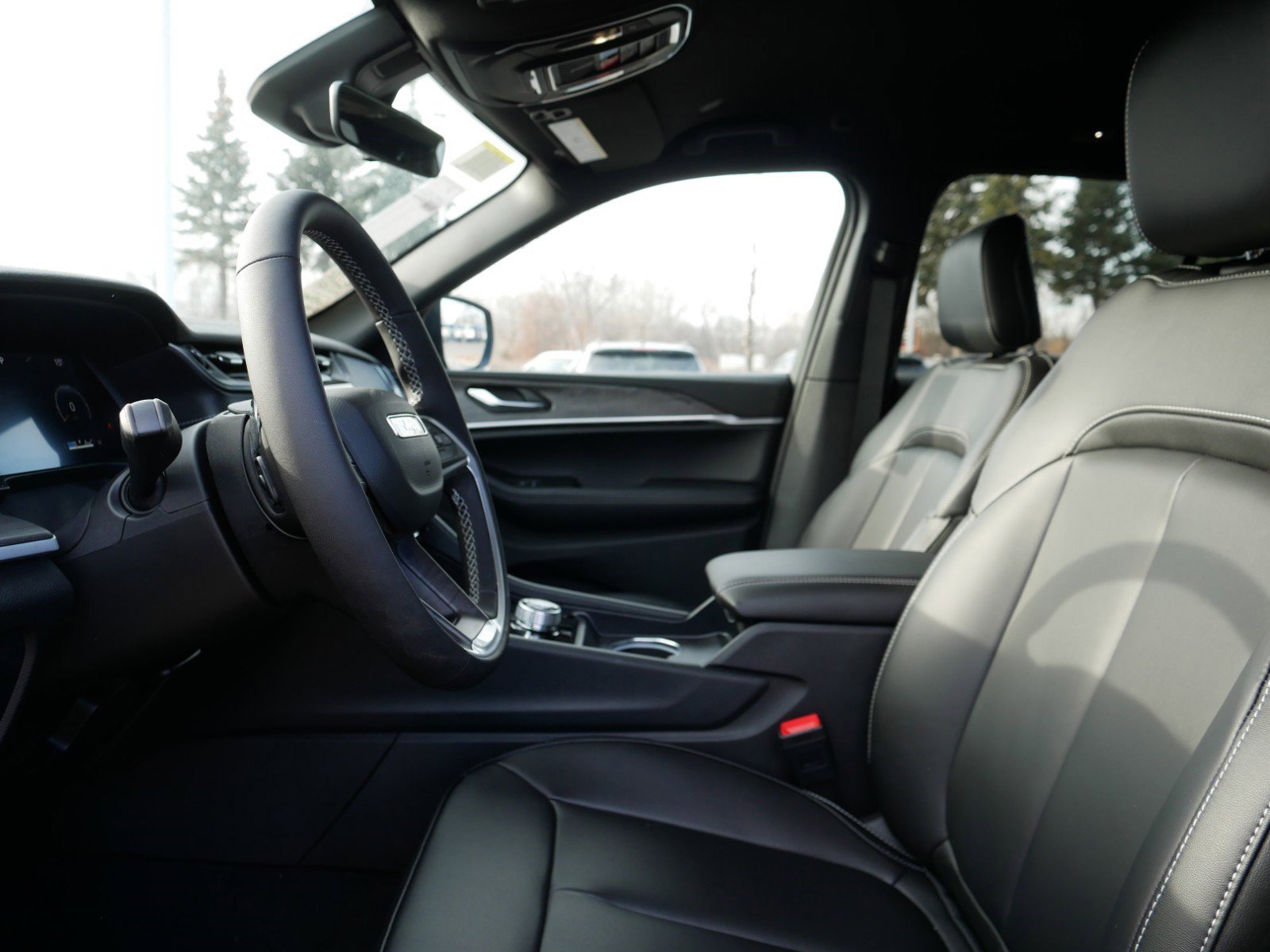 2025 Jeep Grand Cherokee Limited photo 9