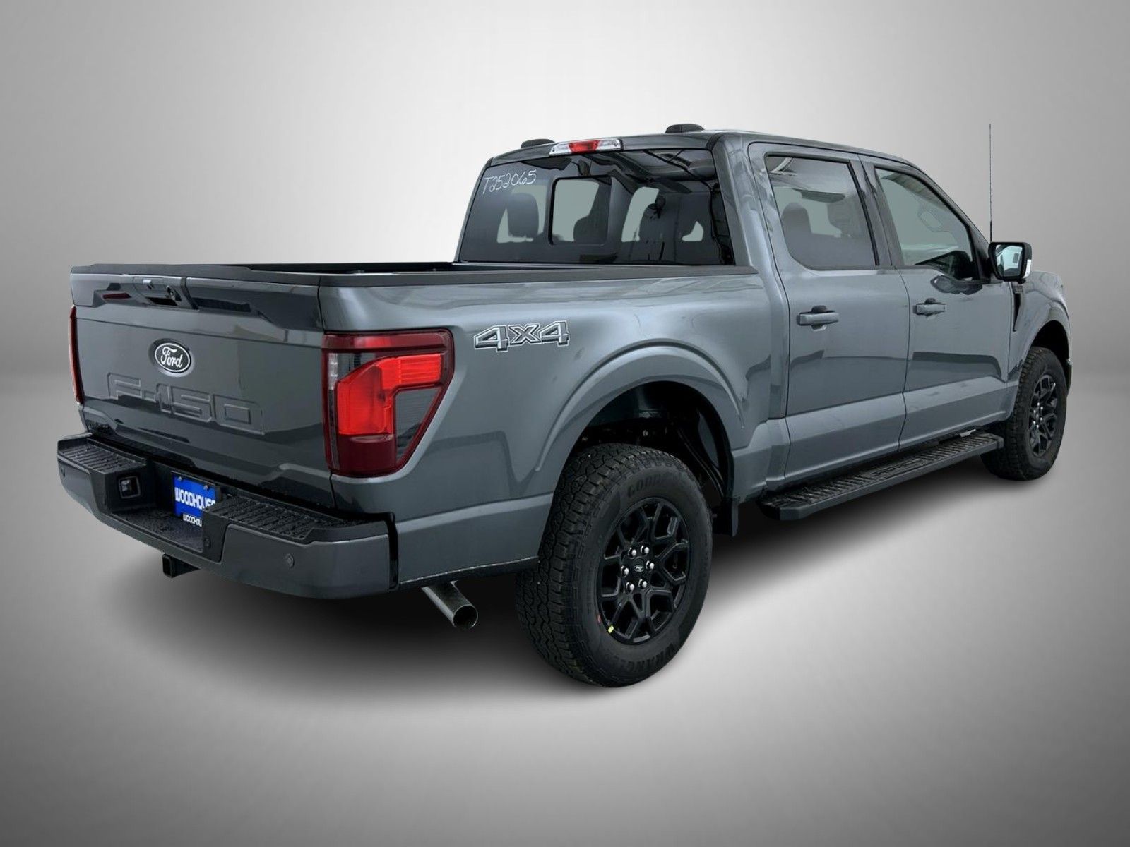 2025 Ford F-150 XLT photo 3