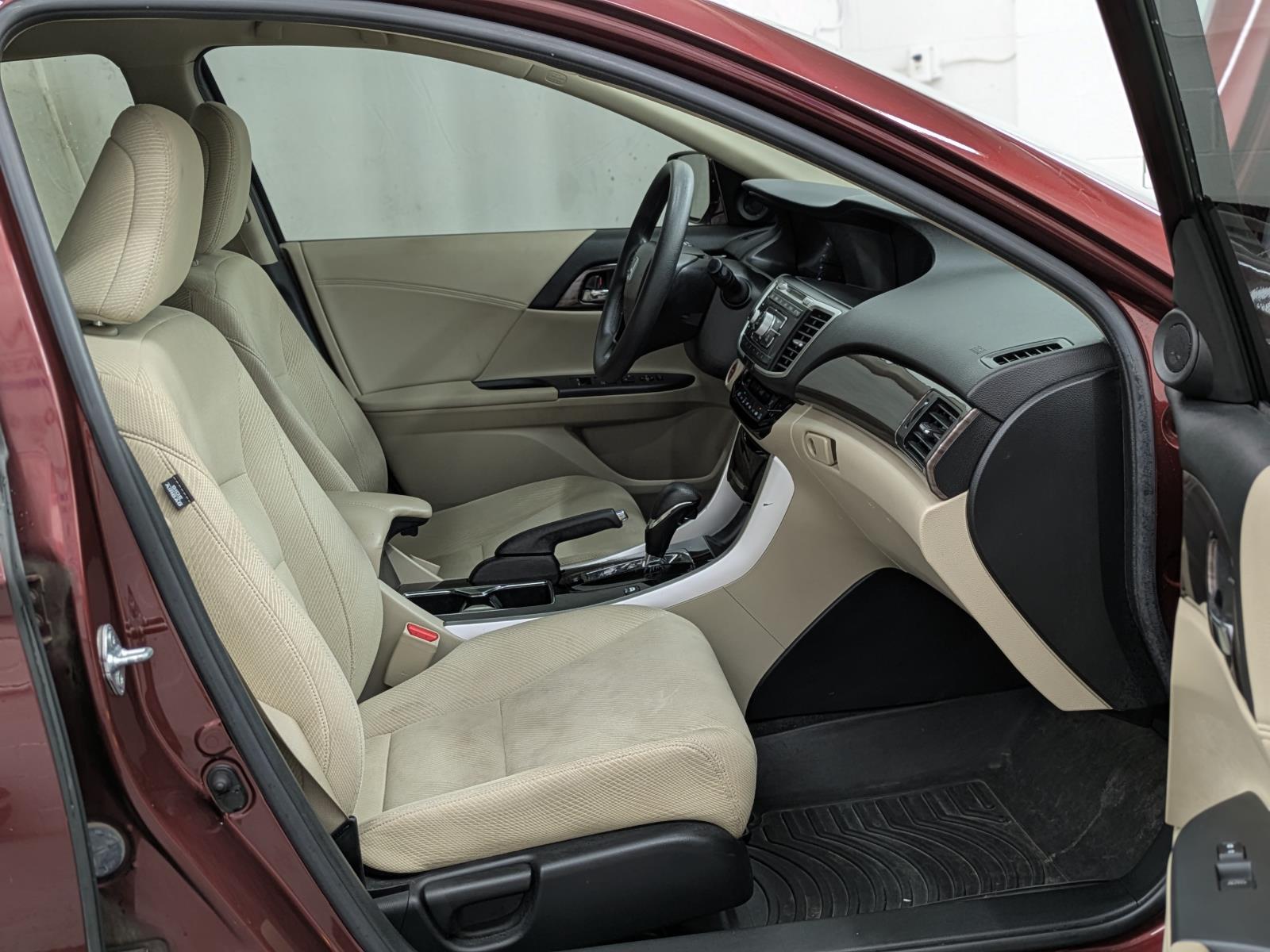2017 Honda Accord Hybrid photo 18