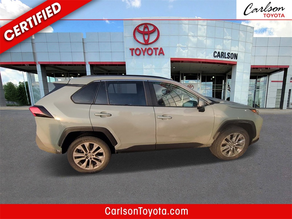 2022 Toyota RAV4 XLE Premium's photo