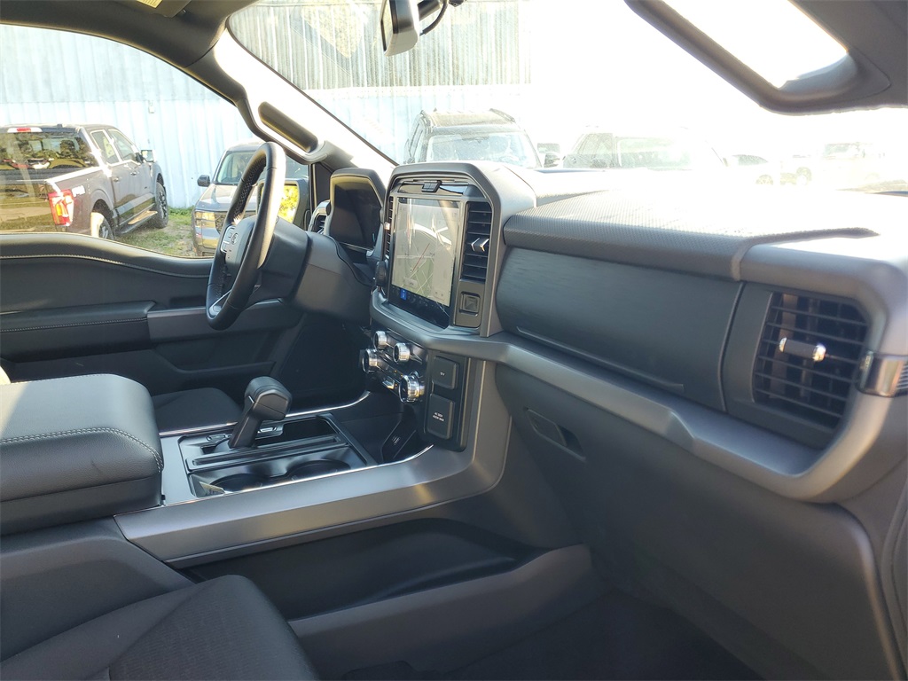 2025 Ford F-150 XLT photo 27