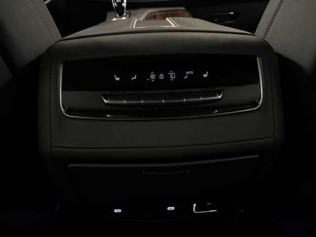 2021 Cadillac Escalade ESV Luxury photo 17