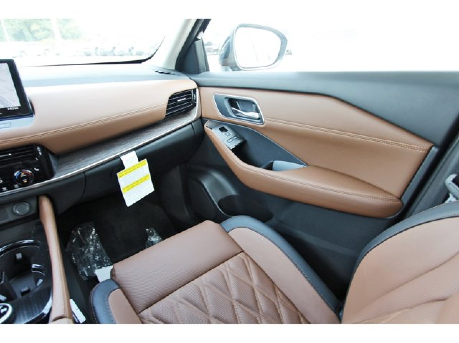 2026 Nissan Rogue Platinum Black at Robbins Nissan