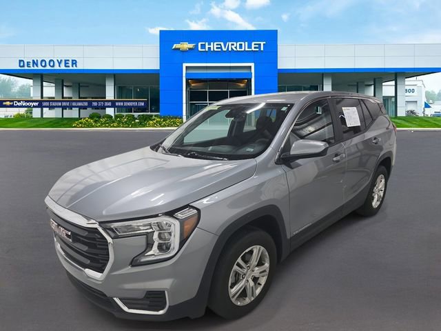 2024 GMC Terrain SLE's photo