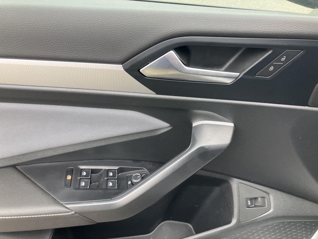 2025 Volkswagen Jetta SE photo 11