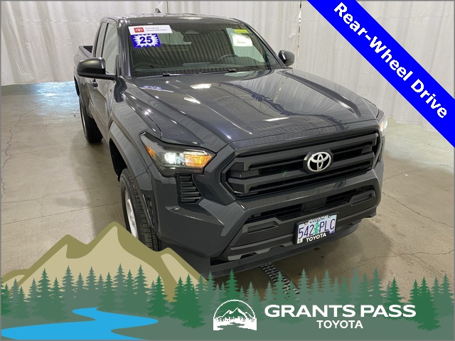 2025 Toyota Tacoma SR's photo