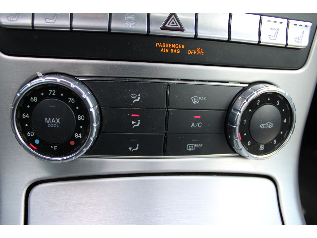 2013 Mercedes Benz SLK 250 photo 20