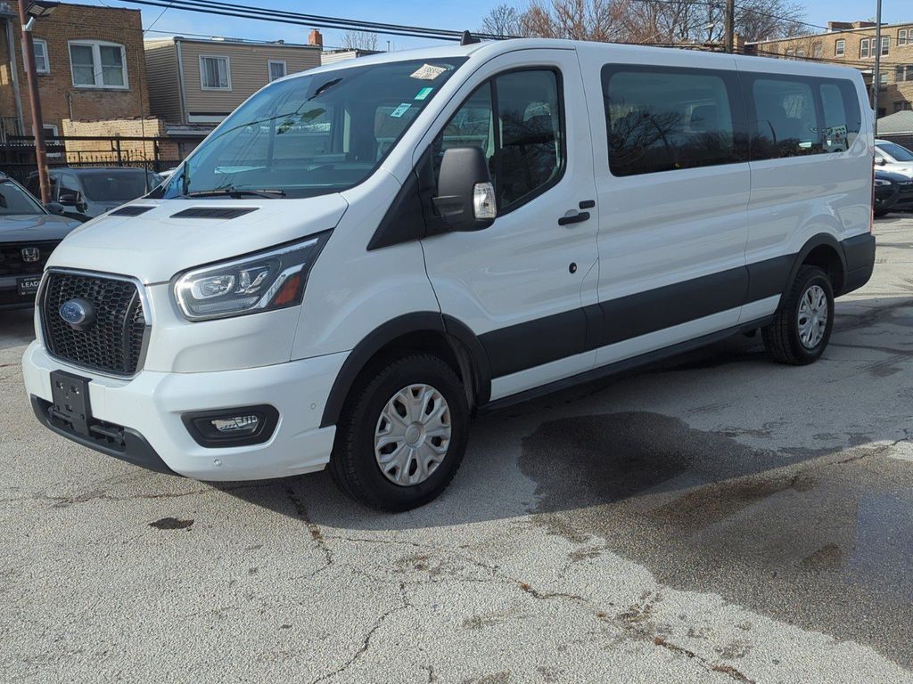 2023 Ford Transit Passenger XLT photo 3