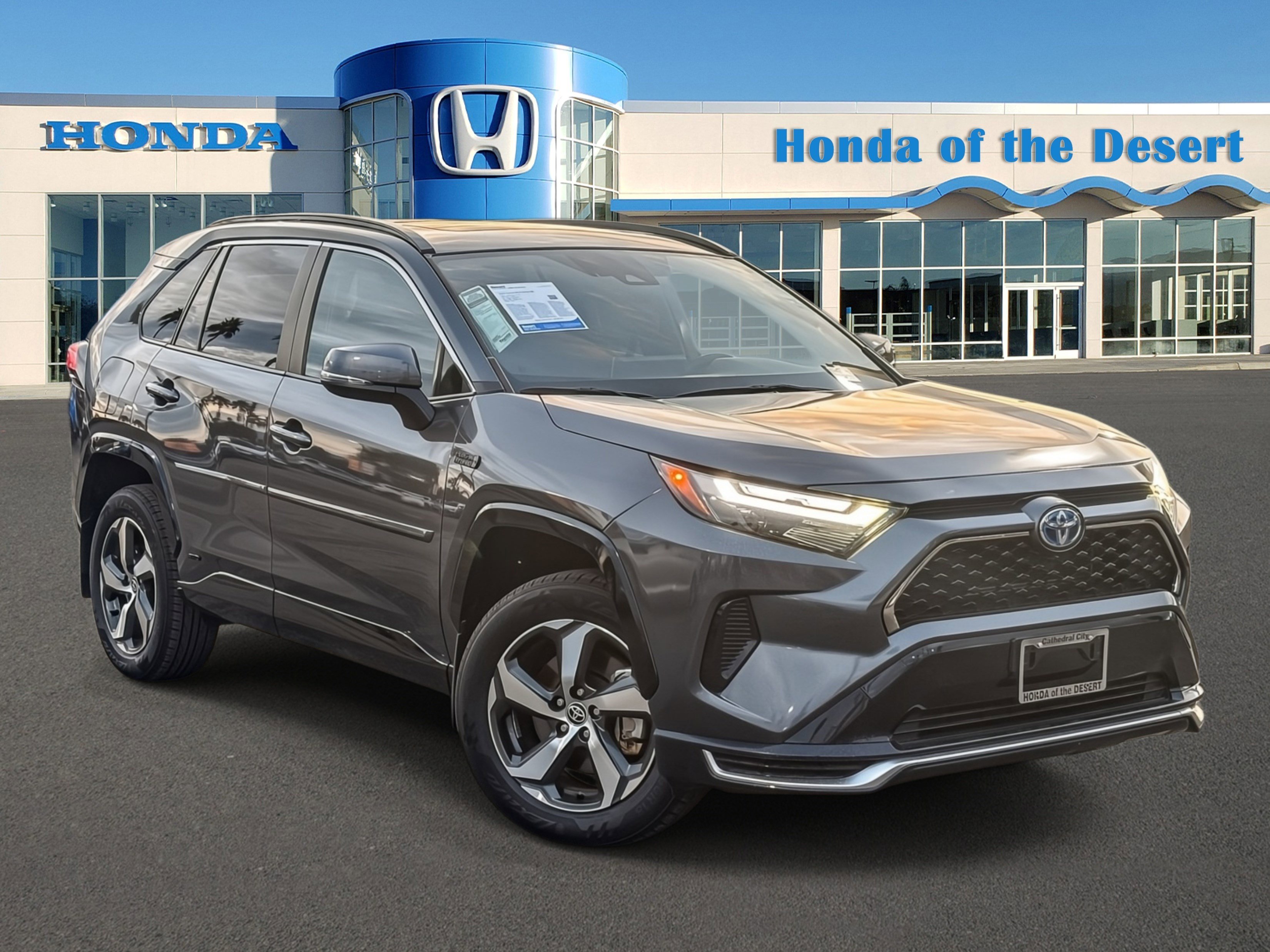 2023 Toyota RAV4 SE's photo