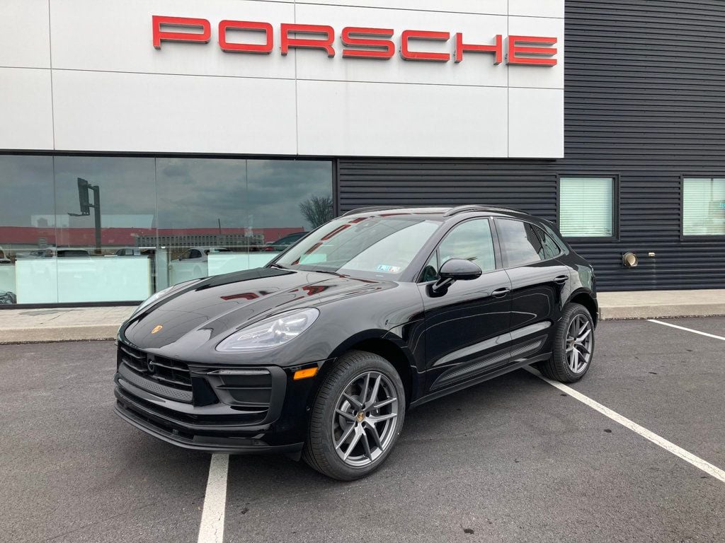 2024 Porsche Macan's photo