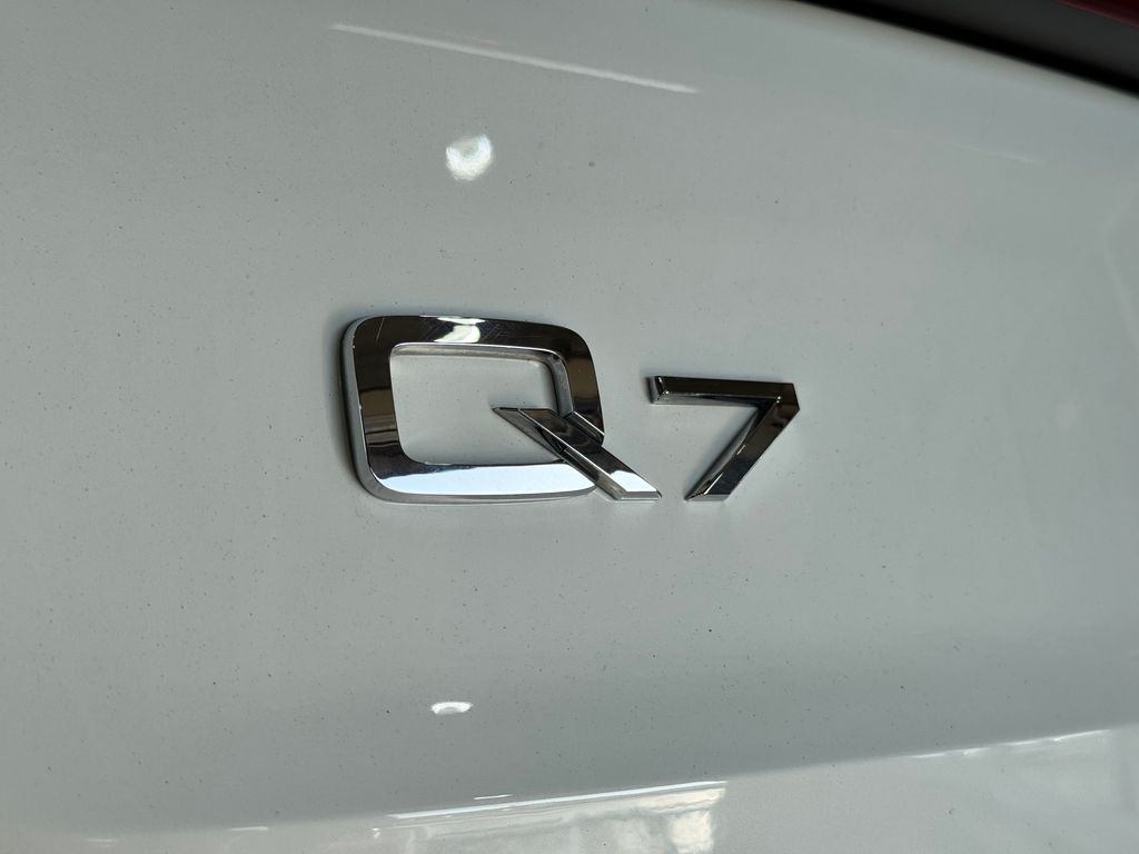 2022 Audi Q7 55 Premium Plus photo 26