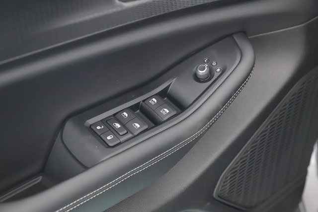 2025 Jeep Grand Cherokee Altitude photo 18