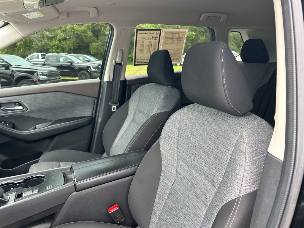 2023 Nissan Rogue SV photo 15