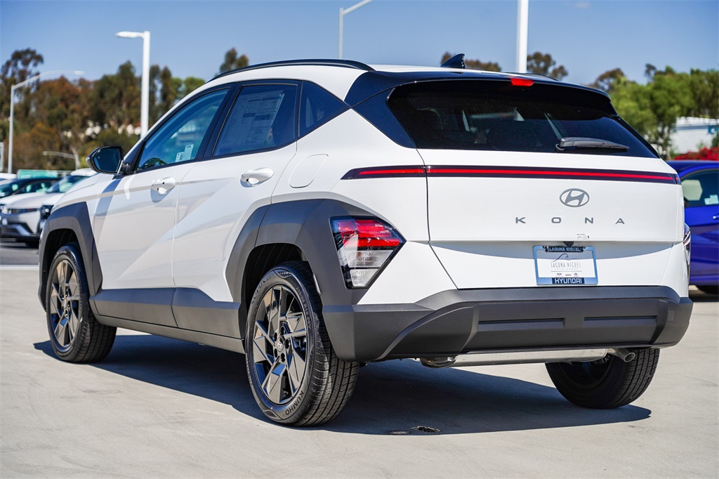 2026 Hyundai Kona SEL photo 4