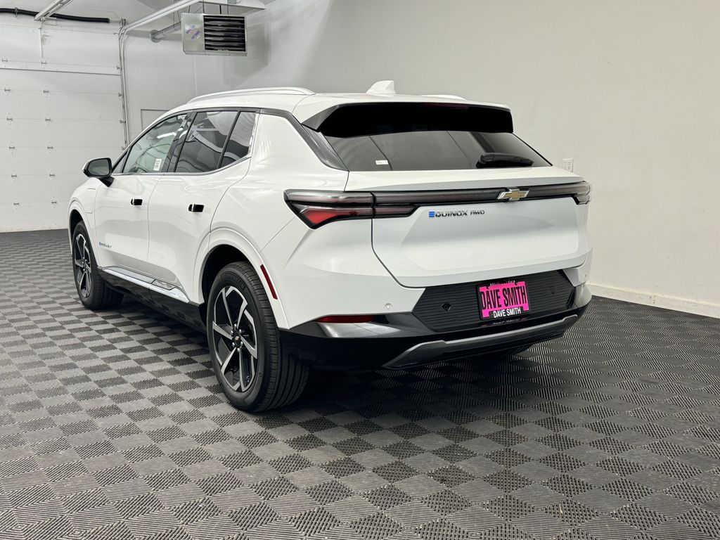 2024 Chevrolet Equinox EV 1LT photo 3