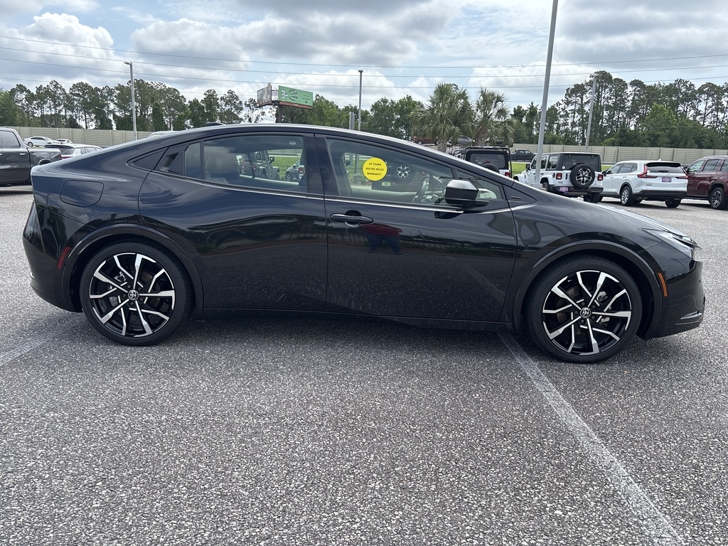 2024 Toyota Prius Prime XSE photo 6