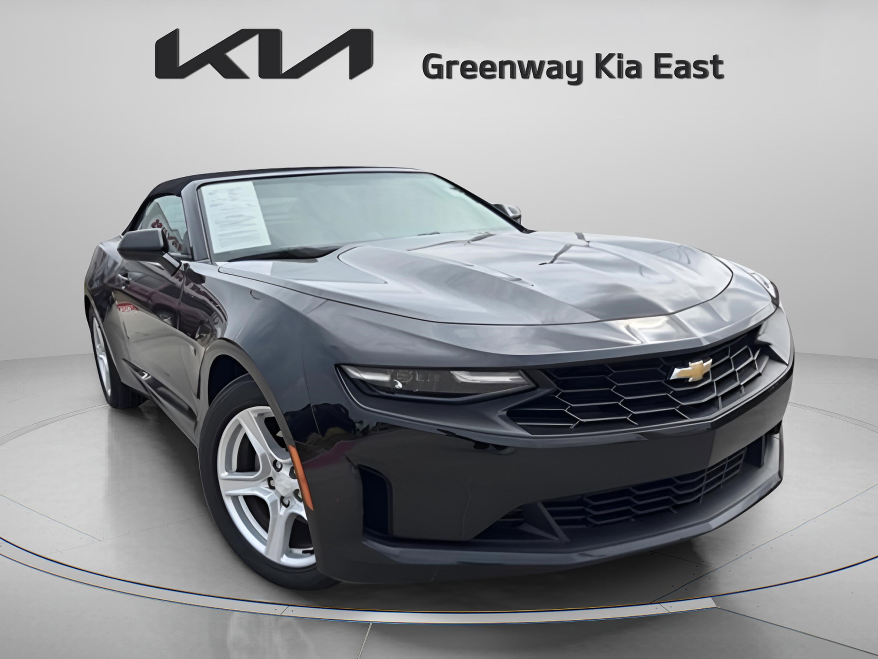2023 Chevrolet Camaro 2LT photo 2