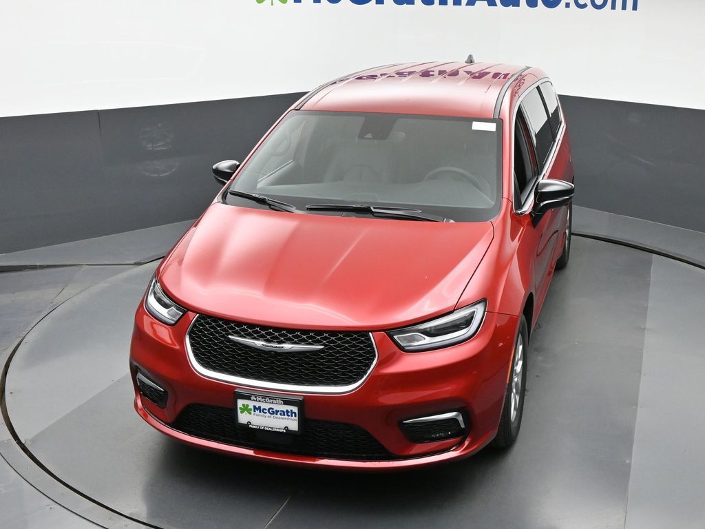 2026 Chrysler Pacifica photo 22
