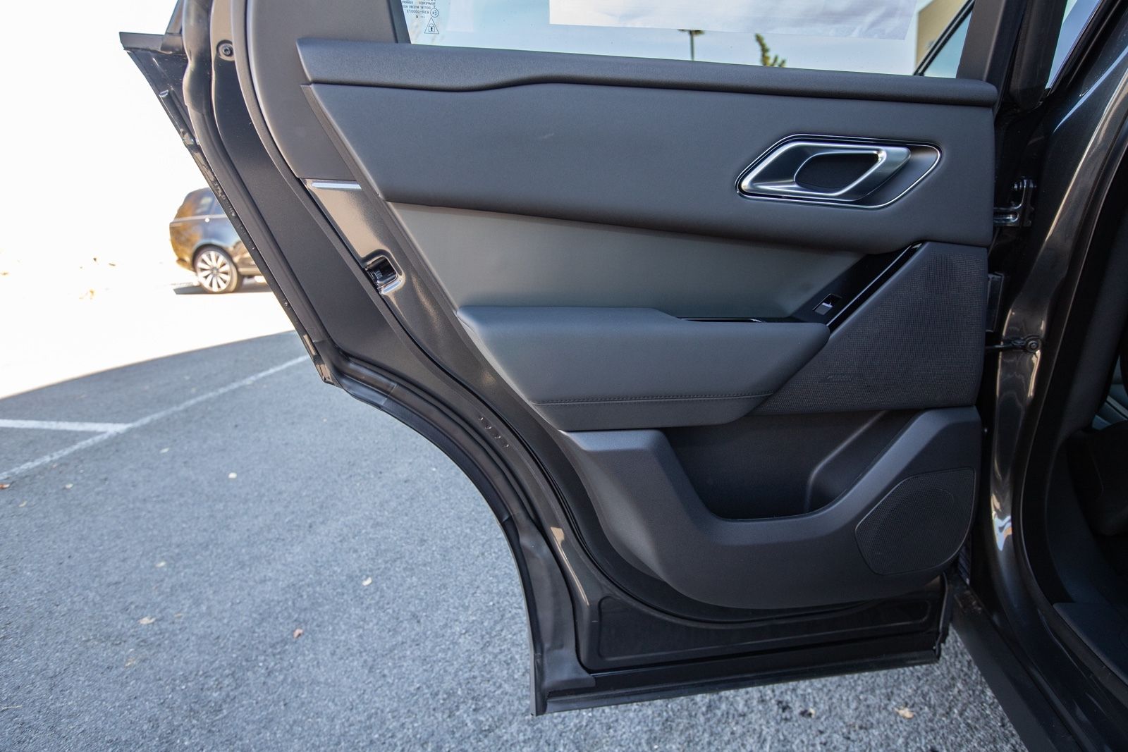 2025 Land Rover Range Rover Velar SE photo 28