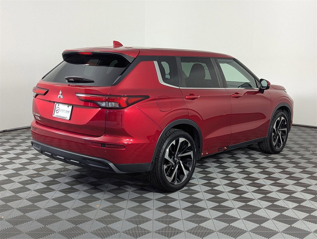 2022 Mitsubishi Outlander ES photo 4
