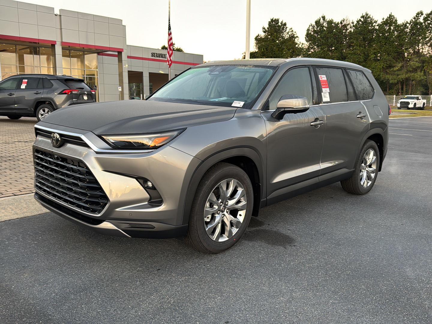 2026 Toyota Grand Highlander Limited's photo