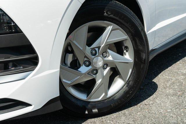 2025 Hyundai Sonata SE photo 2