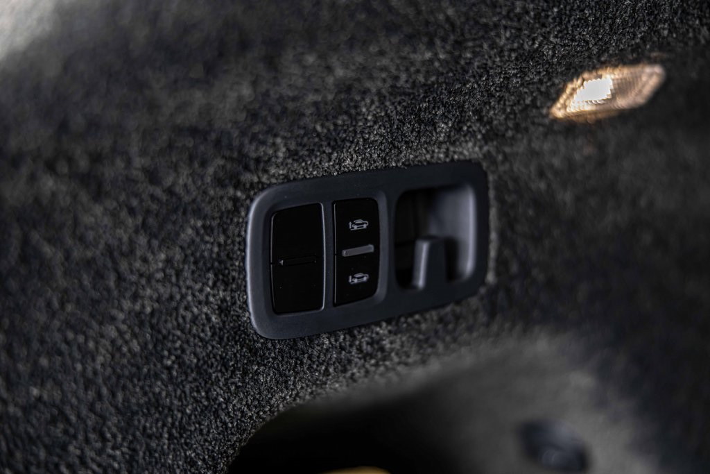 2022 BENTLEY BENTAYGA - Image 17