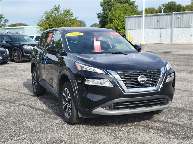 2023 Nissan Rogue SV photo 3