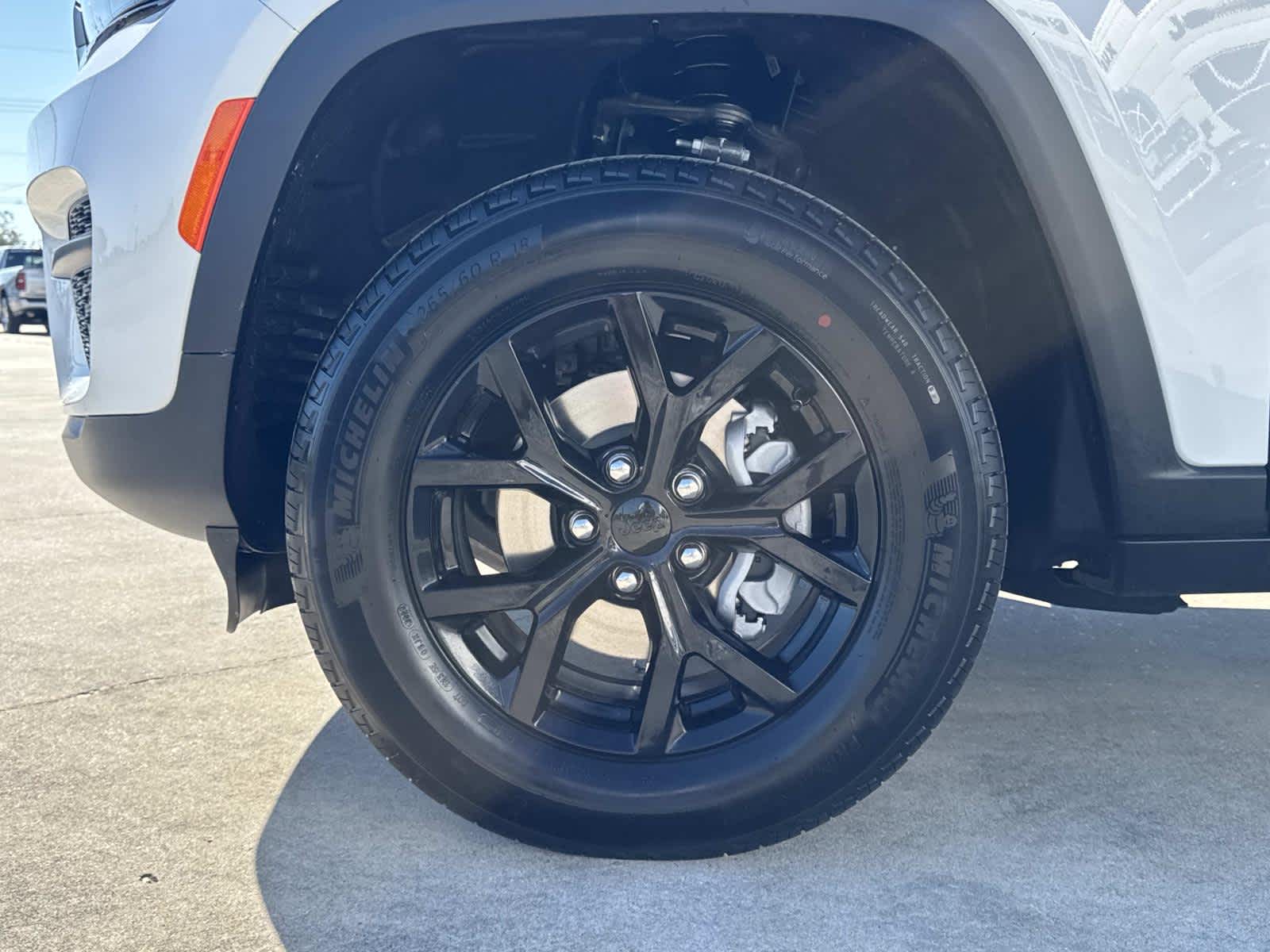 2025 Jeep Grand Cherokee Altitude photo 4