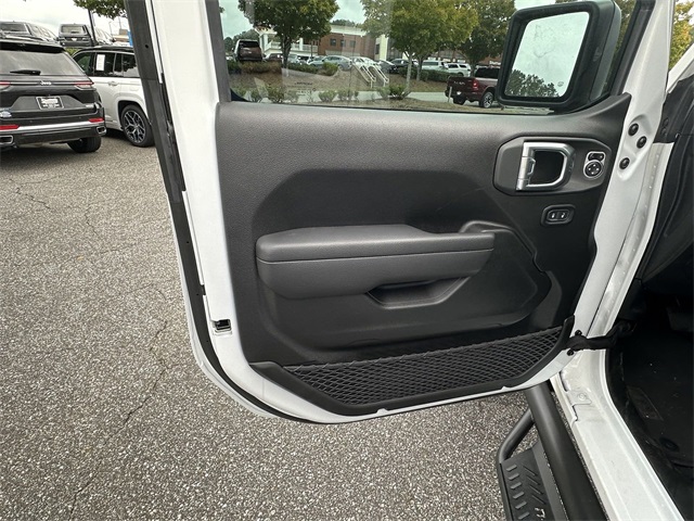 2024 Jeep Gladiator Sport S photo 10