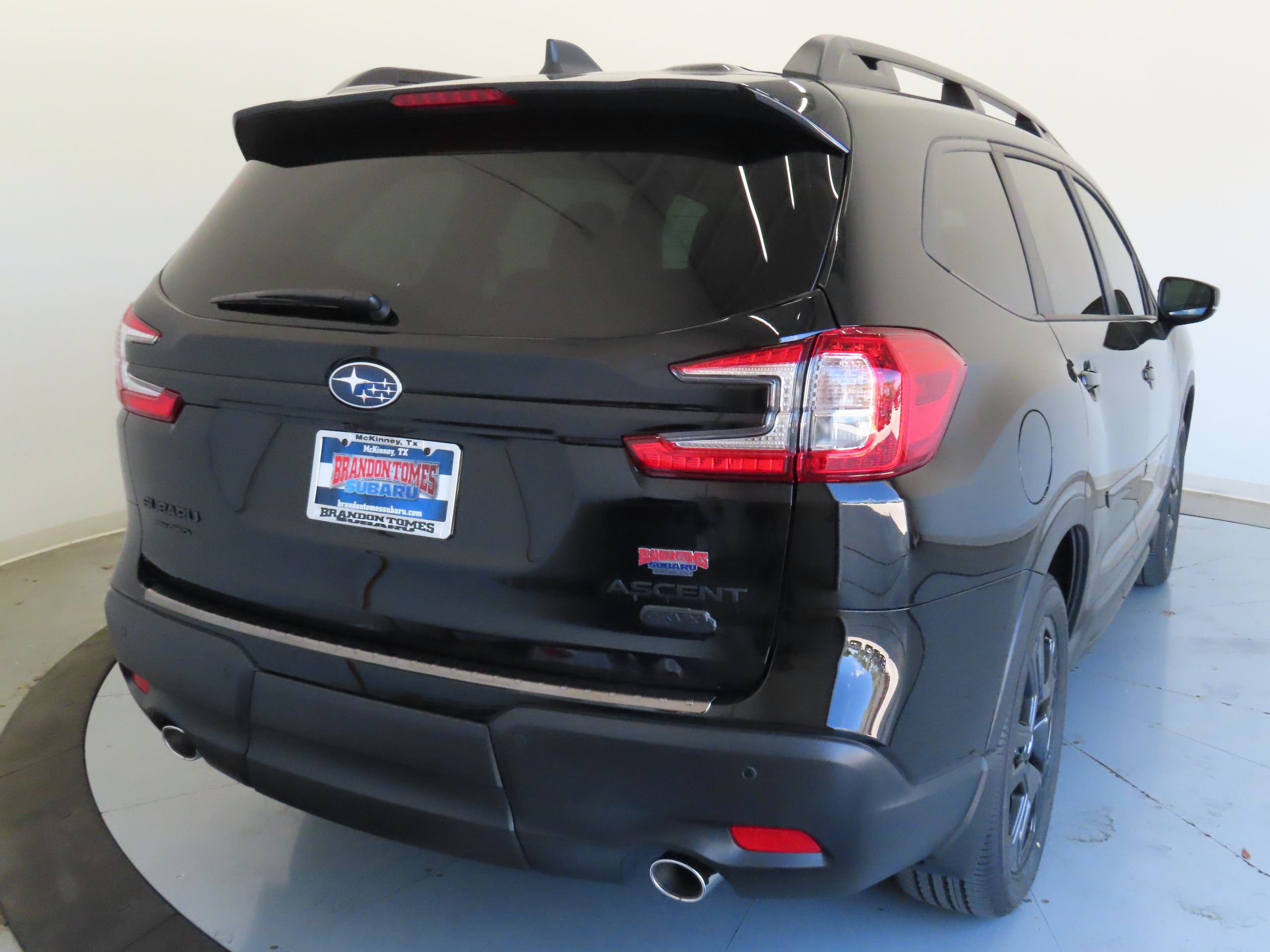 2025 Subaru Ascent Onyx Edition photo 3