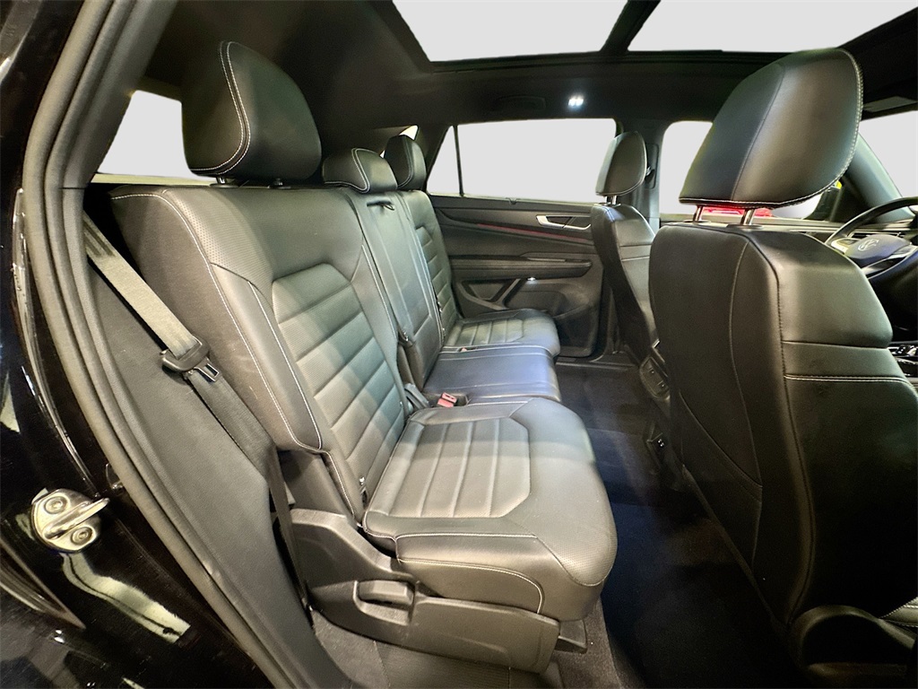 2024 Volkswagen Atlas Cross Sport SEL photo 28