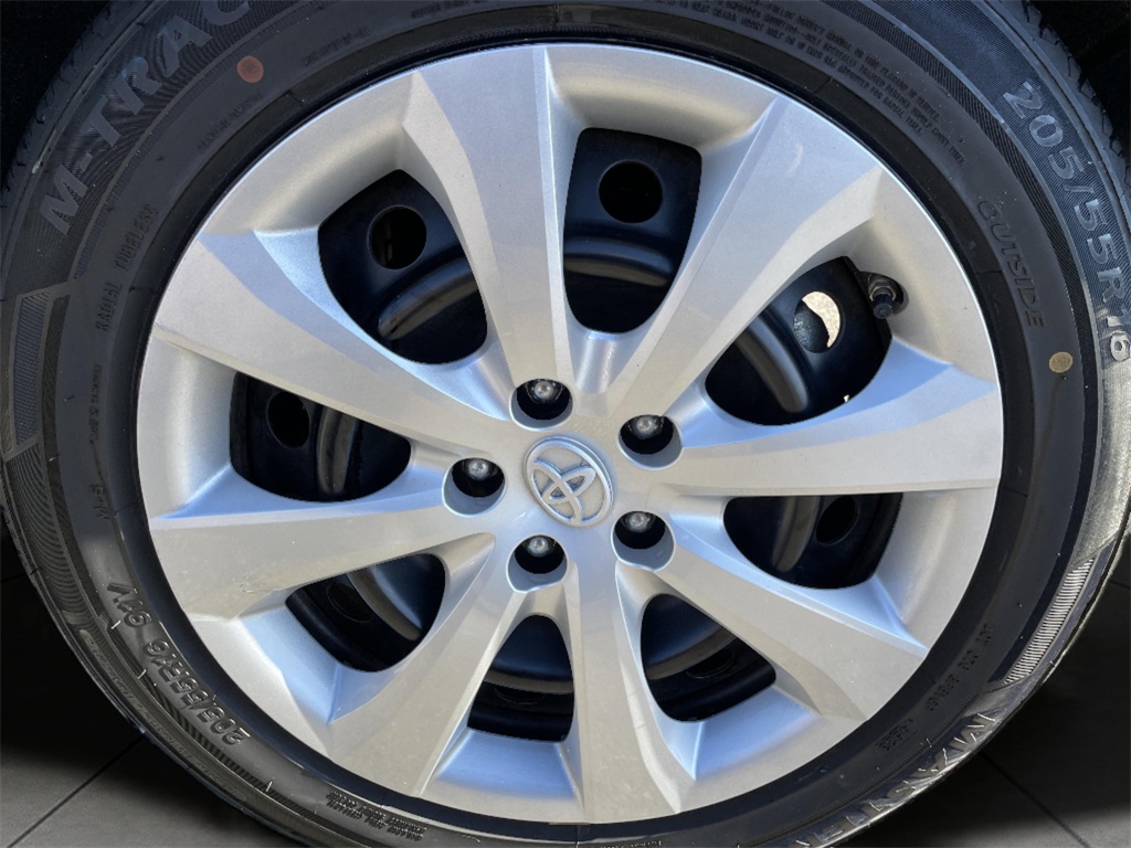 2022 Toyota Corolla LE photo 25
