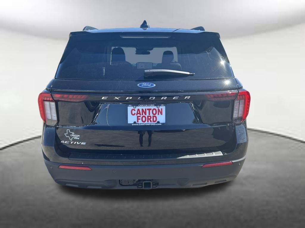 2025 Ford Explorer photo 4