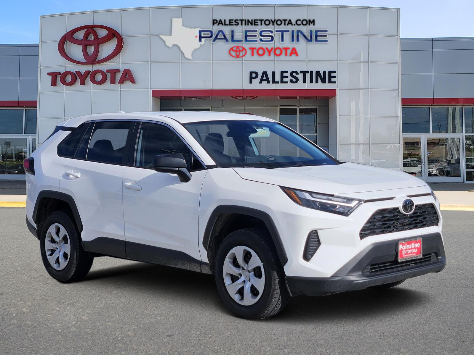 2024 Toyota RAV4 LE's photo