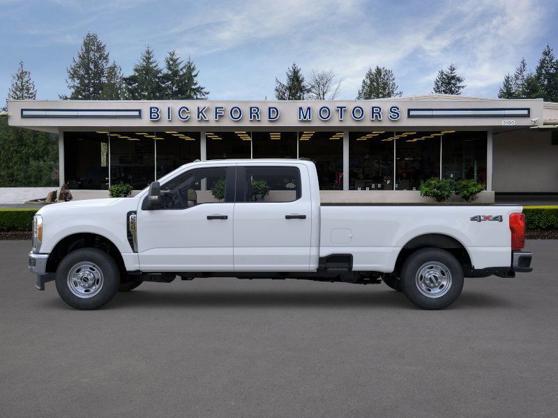 2025 Ford F-250 photo 3