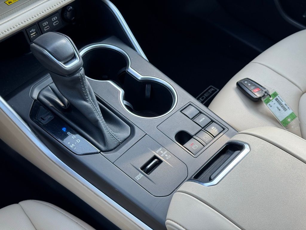 2023 Toyota Highlander XLE photo 33