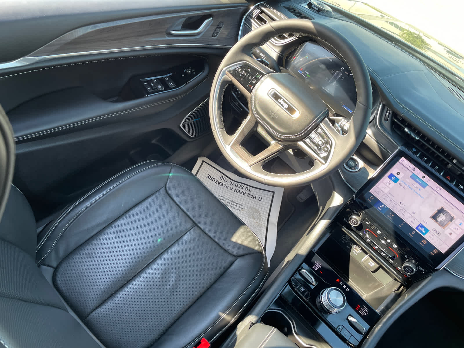 2023 Jeep Cherokee Overland 4xe photo 12